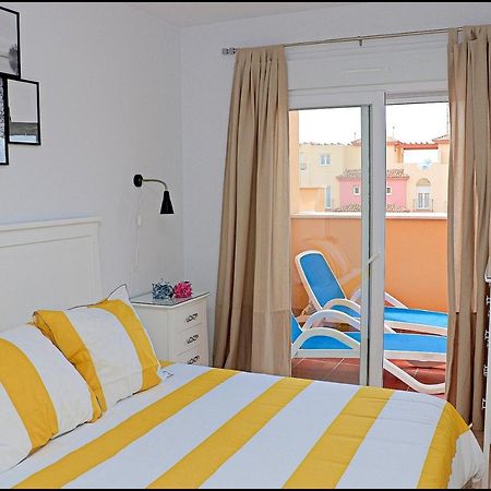 شقة طريفة  في Apartamento Lances, Con Piscina Comunitaria المظهر الخارجي الصورة