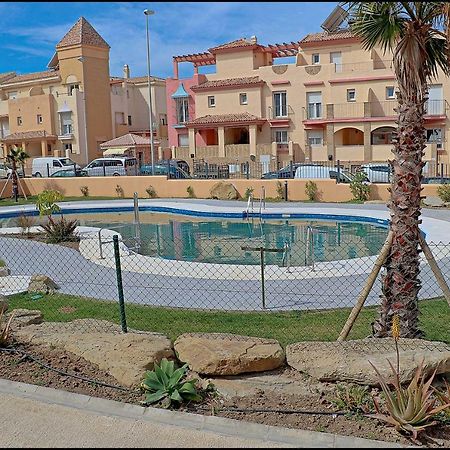 شقة طريفة  في Apartamento Lances, Con Piscina Comunitaria المظهر الخارجي الصورة