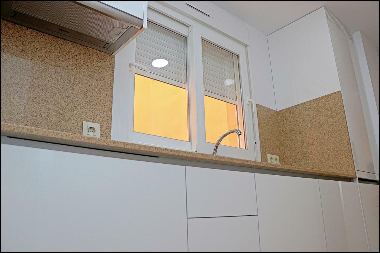 شقة طريفة  في Apartamento Lances, Con Piscina Comunitaria المظهر الخارجي الصورة