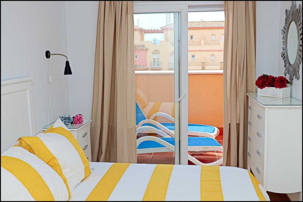شقة طريفة  في Apartamento Lances, Con Piscina Comunitaria المظهر الخارجي الصورة