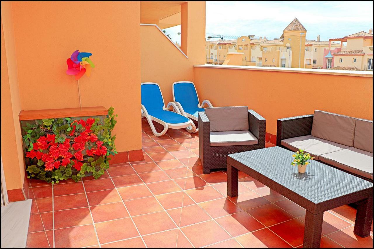شقة طريفة  في Apartamento Lances, Con Piscina Comunitaria المظهر الخارجي الصورة